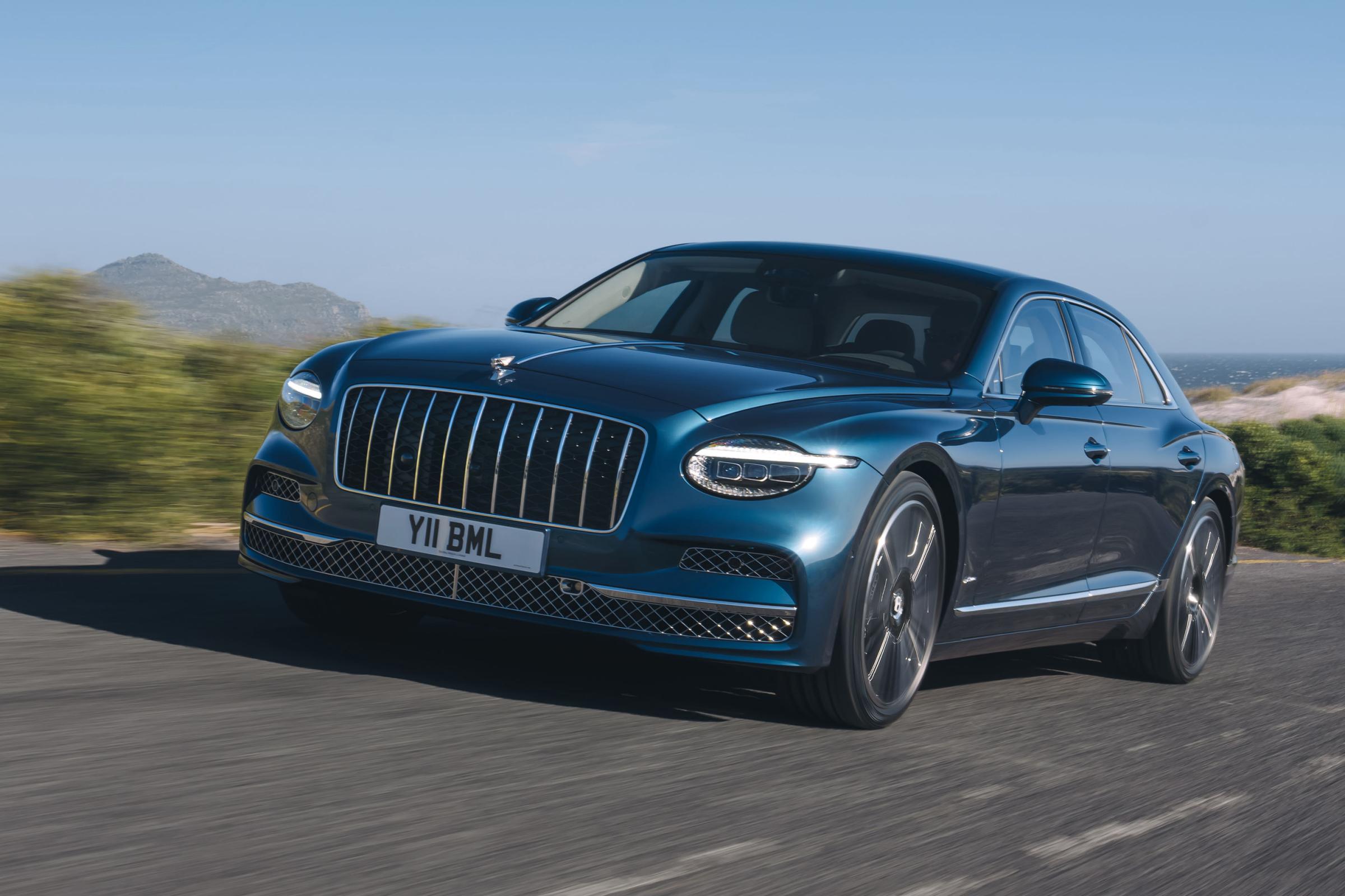2023 Bentley Flying Spur — photo 2
