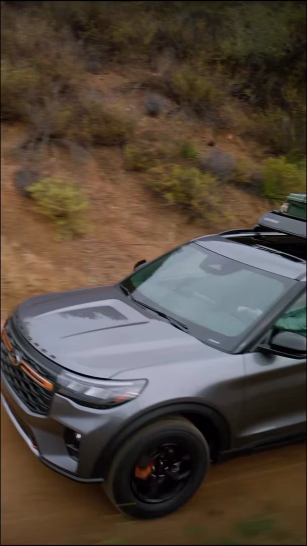 2026 Ford Explorer — photo 3