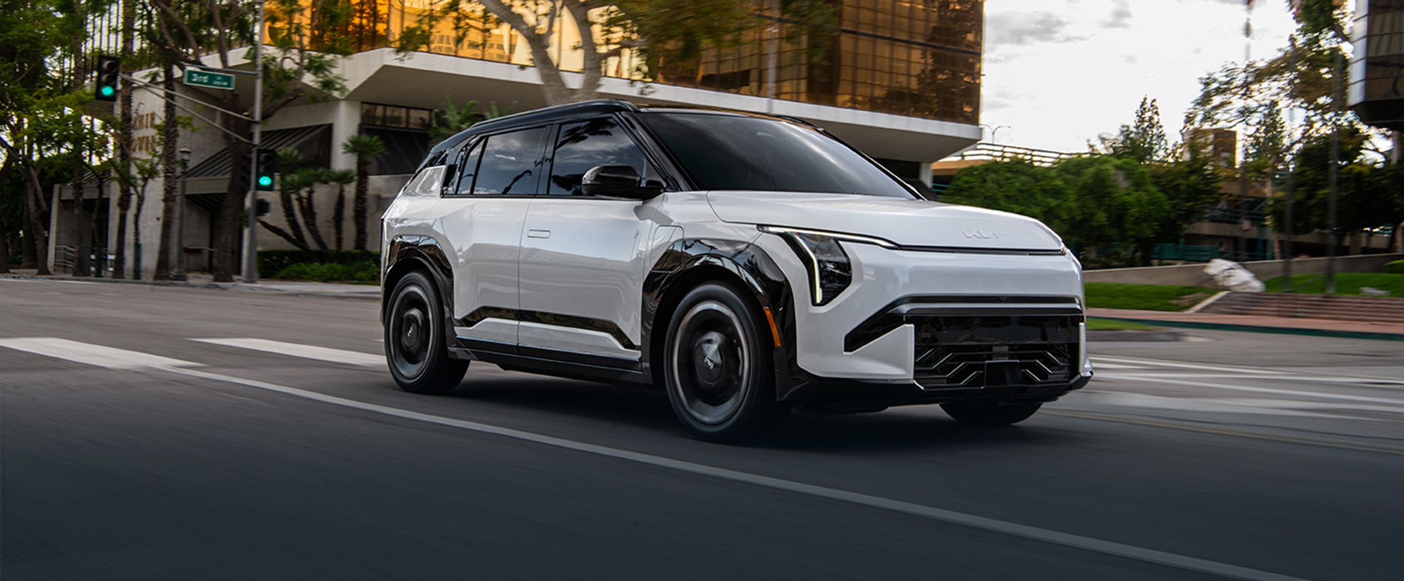 2027 Kia EV3 — photo 2
