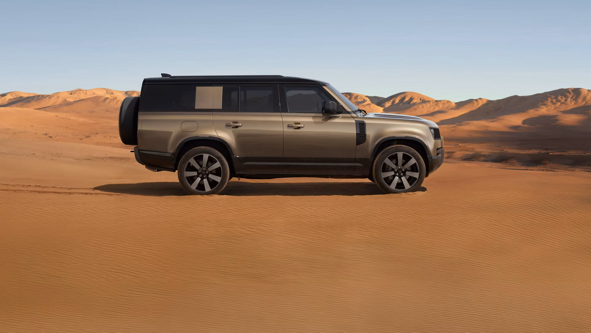 2026 Land Rover Defender 130 — photo 2