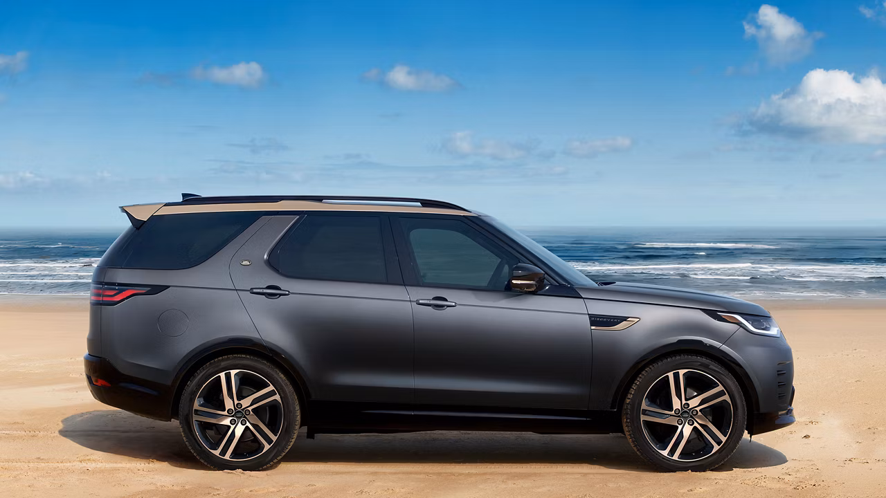 2026 Land Rover Discovery Sport — photo 2