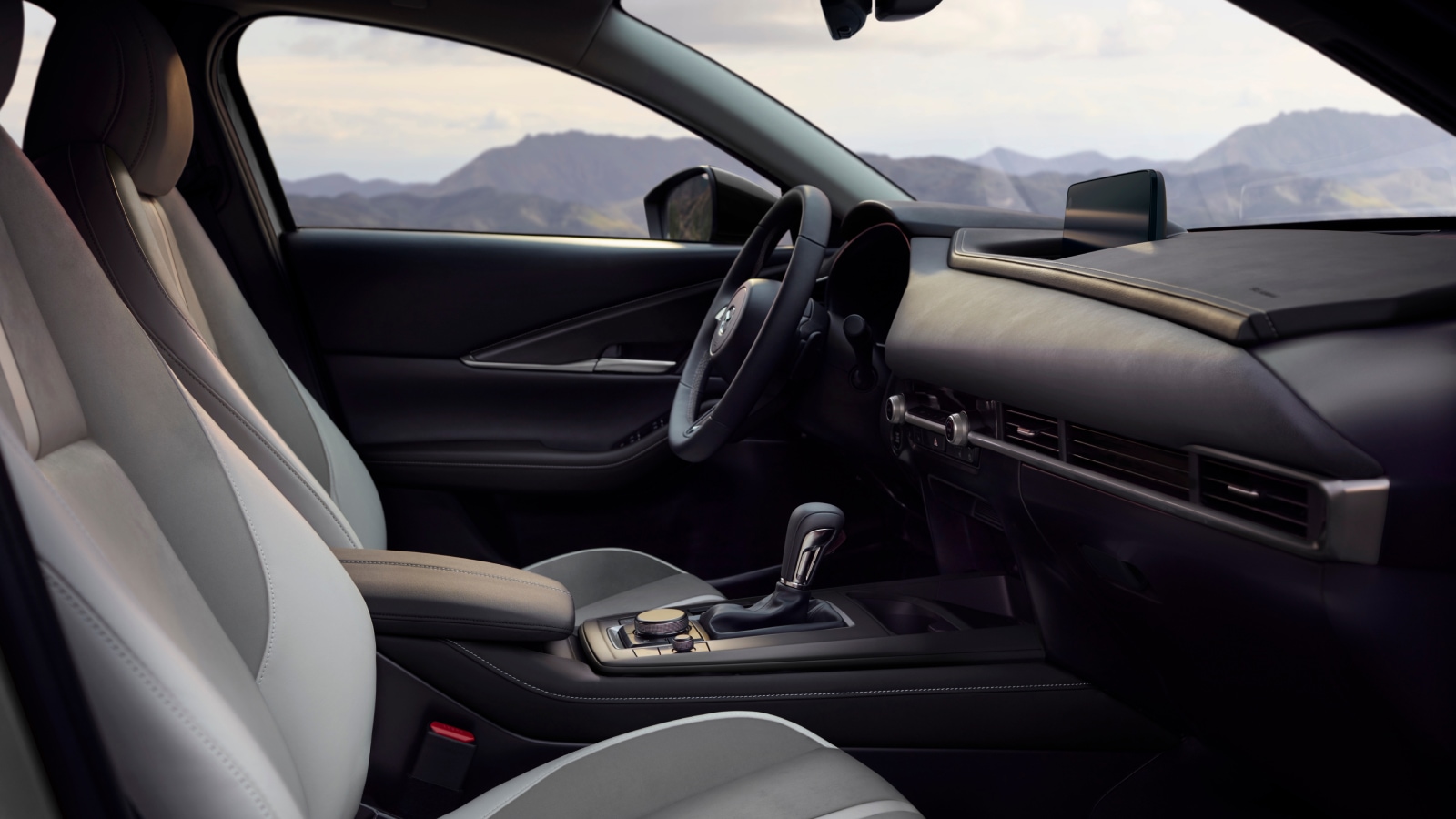 2026 Mazda CX-30 — photo 2