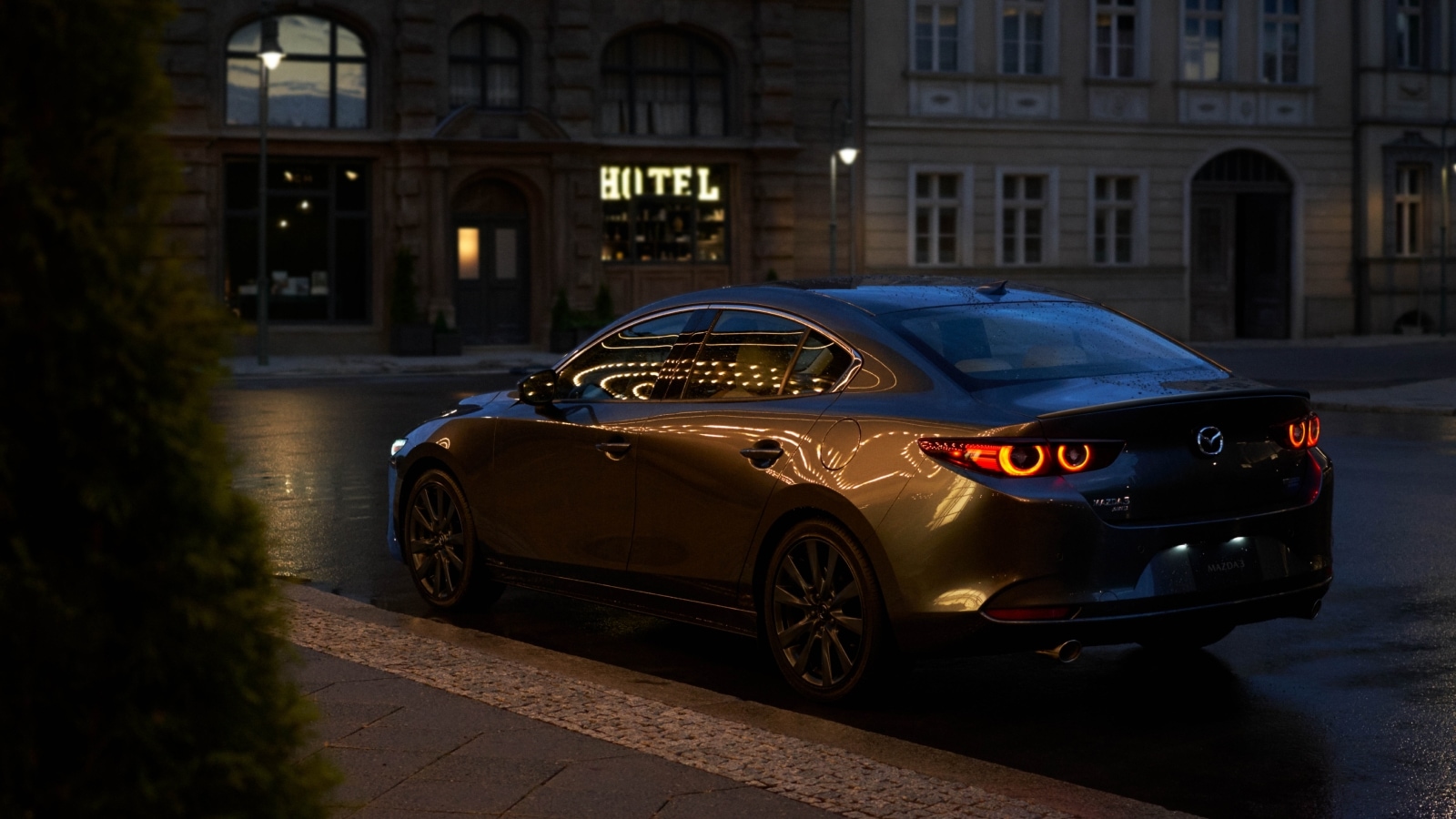 Mazda Mazda3 Sedan — photo 4