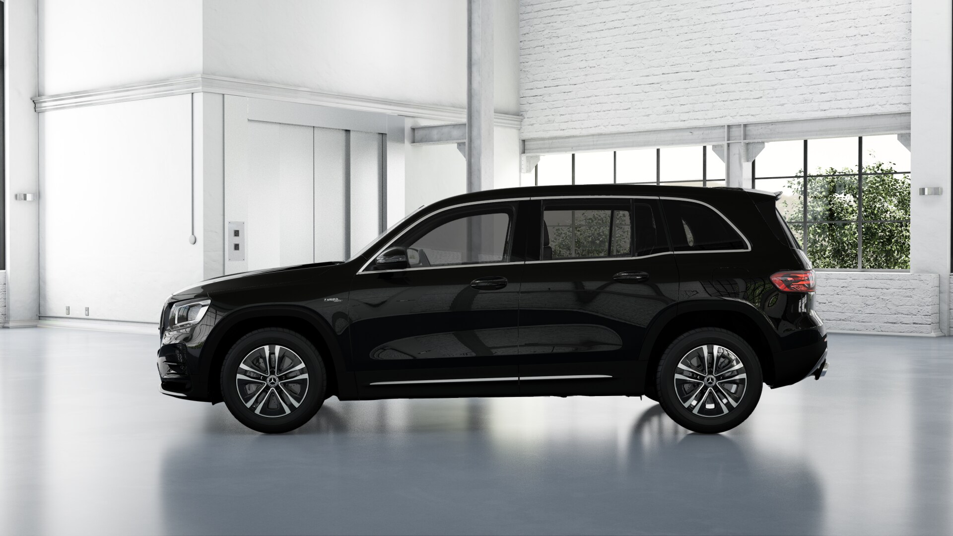 2026 Mercedes-Benz AMG GLB 35 — photo 4