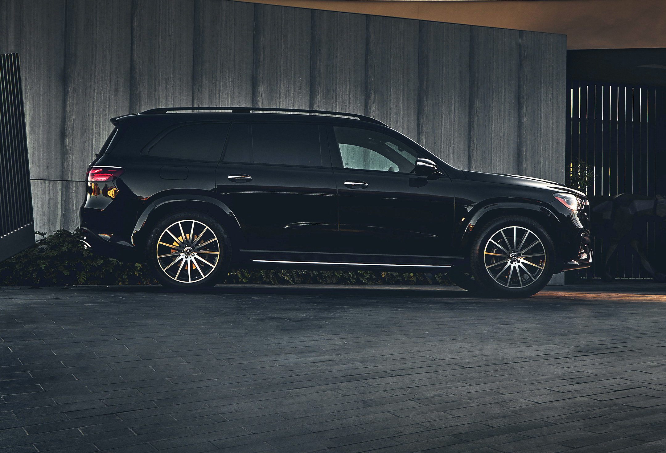 2026 Mercedes-AMG GLS63 — photo 6