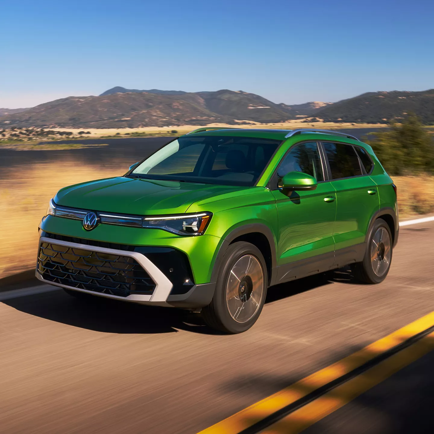 2026 Volkswagen Taos — photo 2